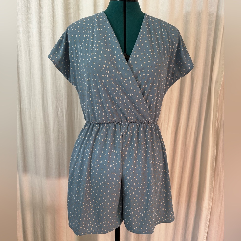 UNIQLO short Romper Jumpsuit blue white polka dots one piece Size S